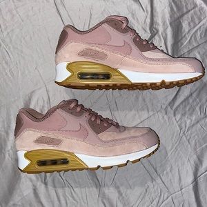 Nike Women’s Air Max Shoes (Like NEW)